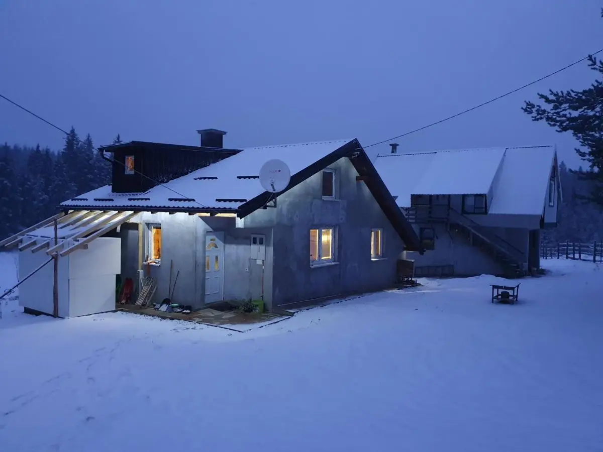 Planinska koliba Ajdanovici Jelovac Nisicka visoravan