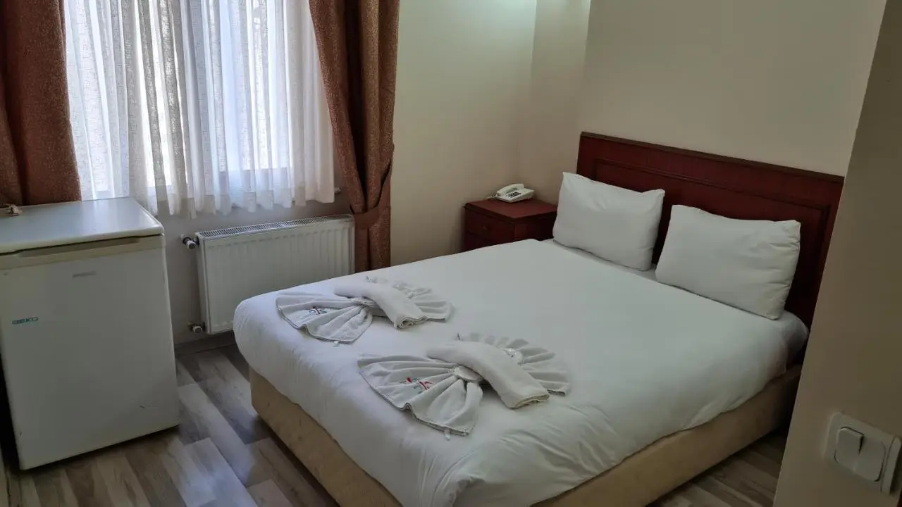 EMOS HOTEL