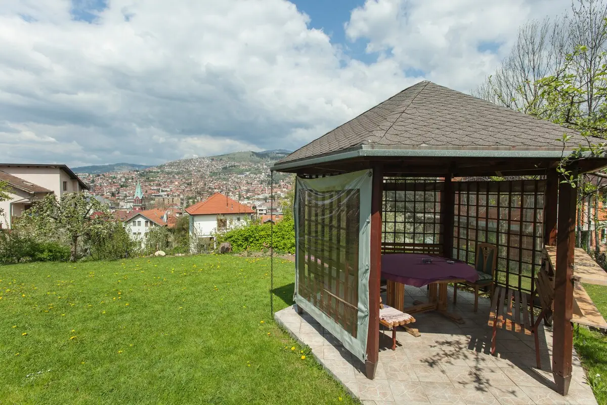 Luxury 2 bedroom apartment with pool