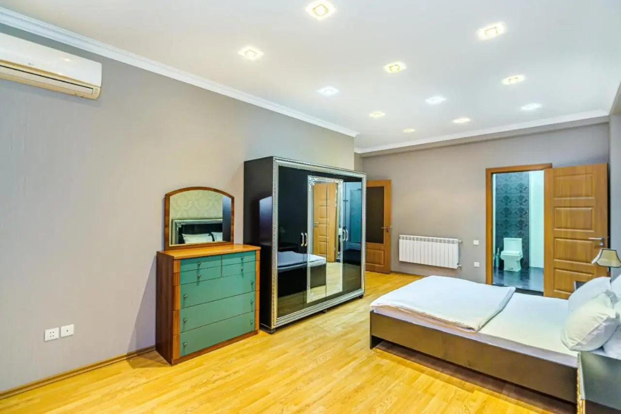 Apartment On Mc Donalds