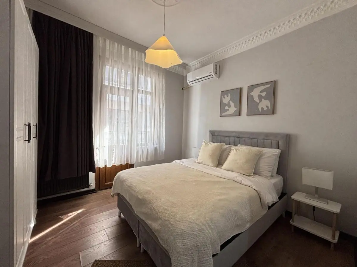1BR w Turkish Hammam • Central Galata Stay