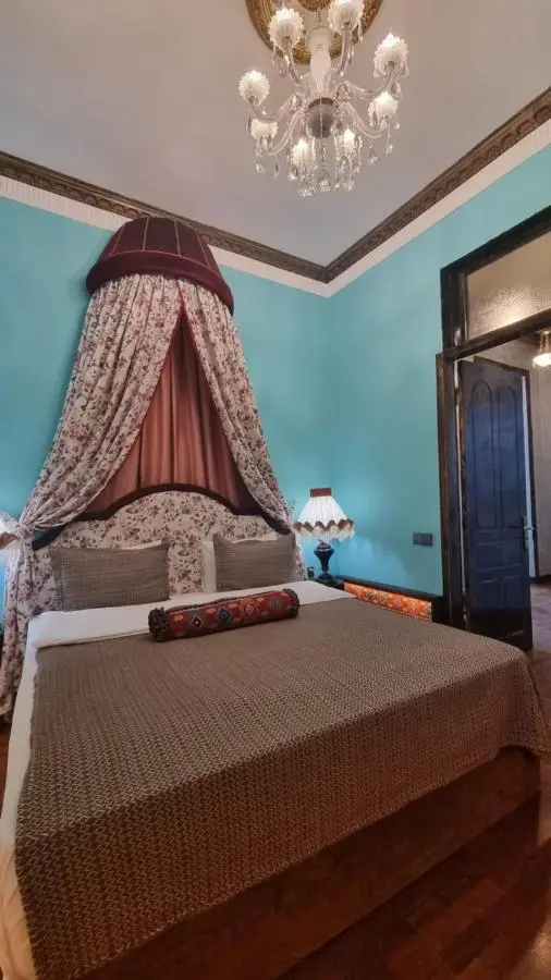 Apartments History 1870