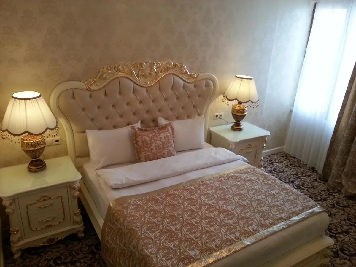 Best Town Hotel
