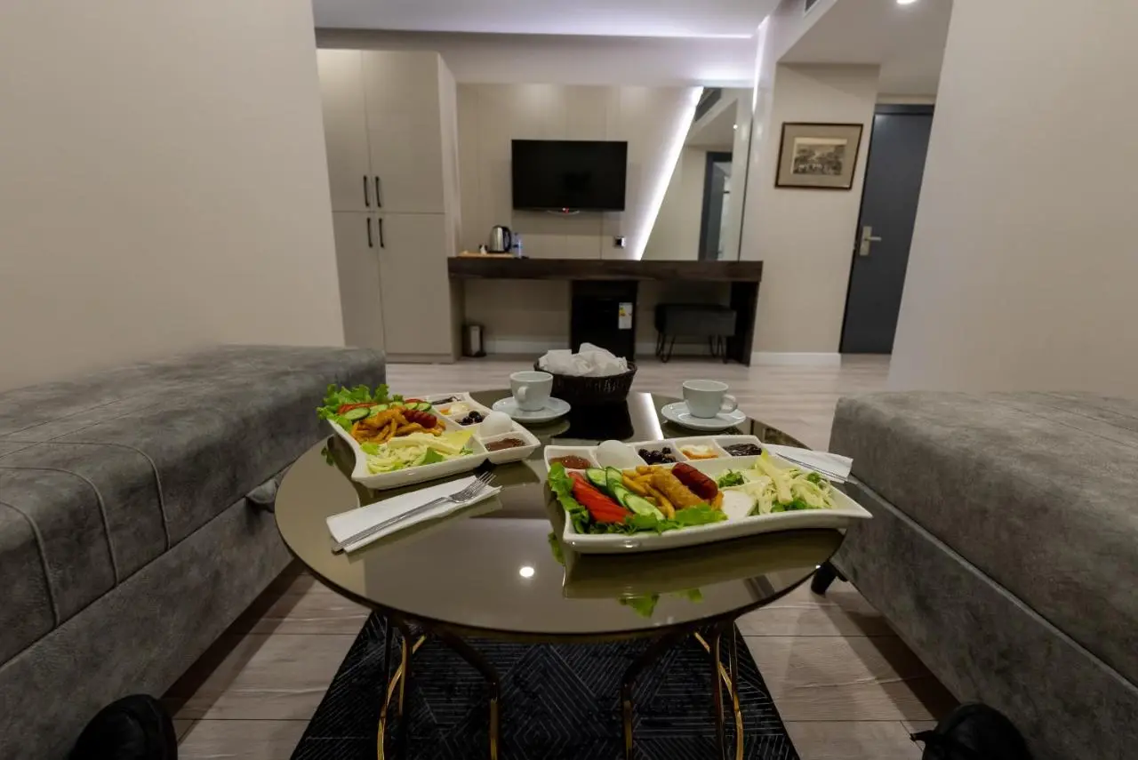 Meros Hotel