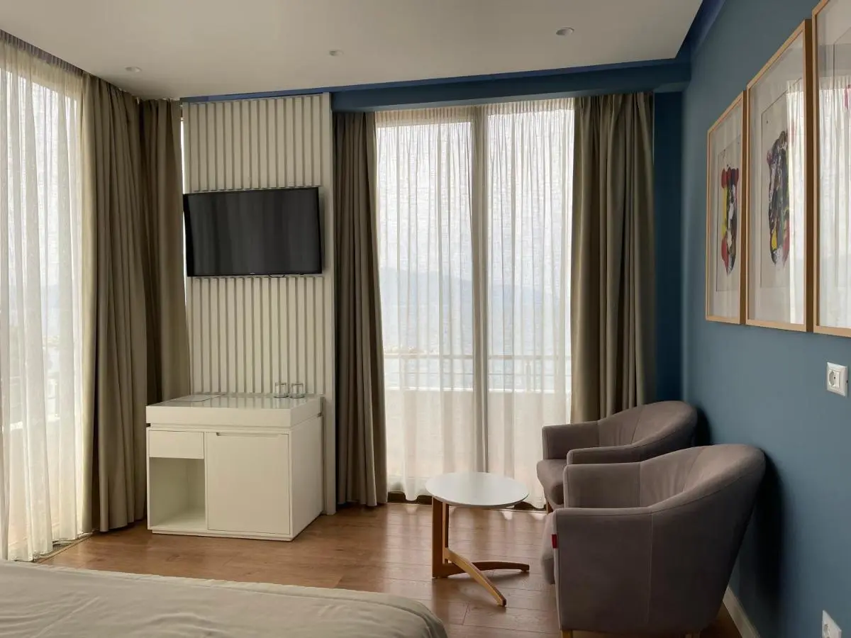 Paradise Beach Hotel