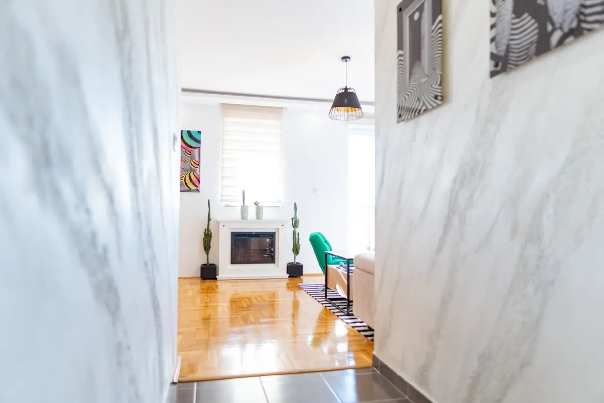 Top Floor Modern Penthouse | Free Parking