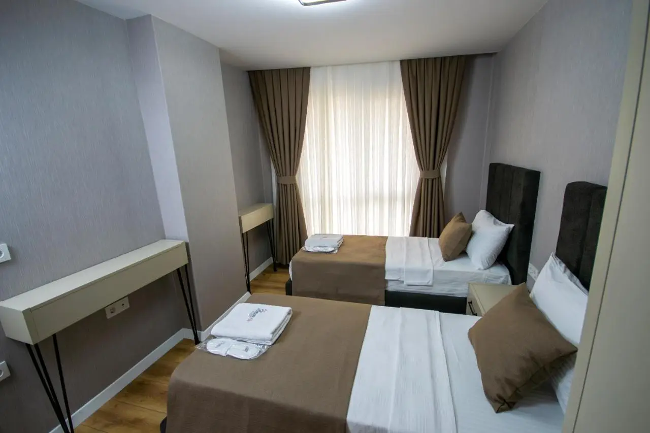 Luxury Life Suites
