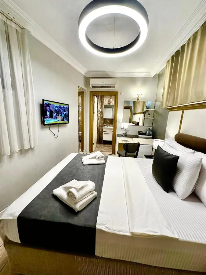 LElLl HAGİA SOFİA OTEL