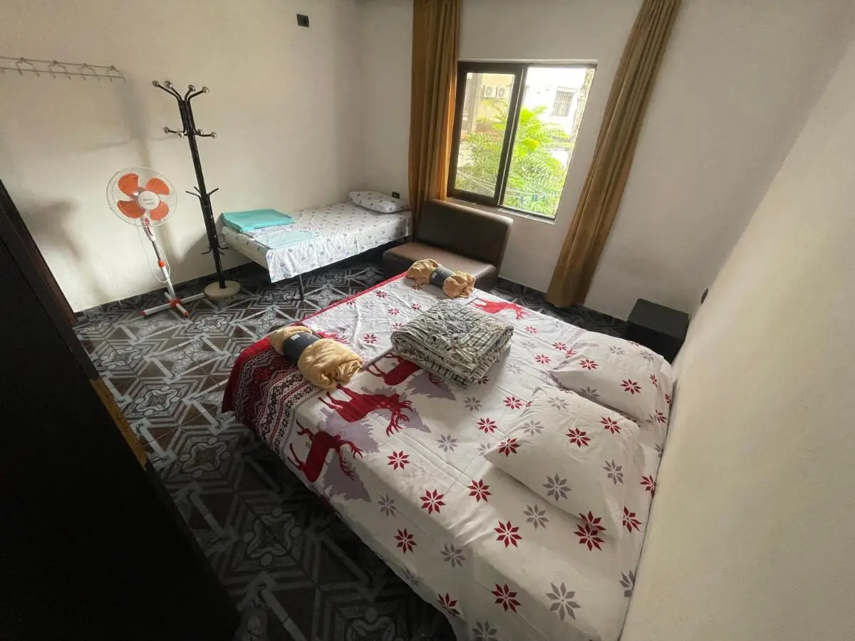 Private Flat In House 17