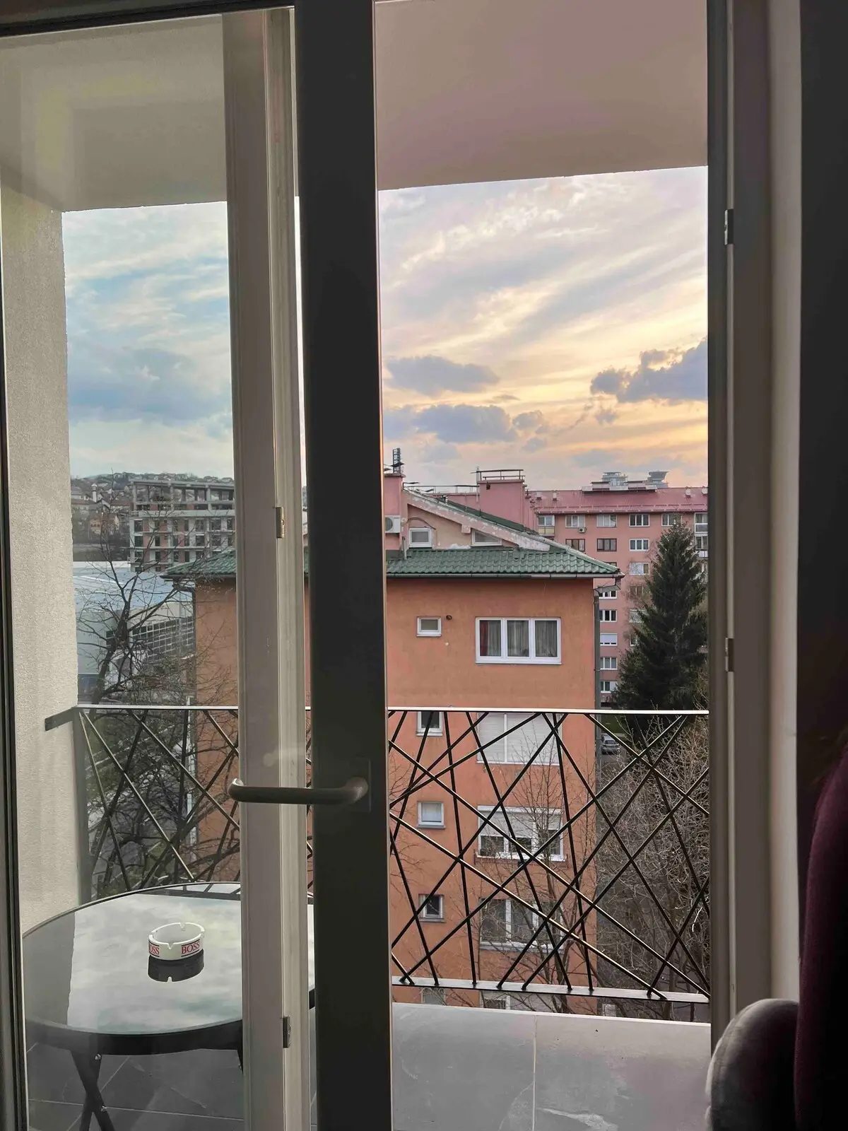 Luxury fresh renovated apartment