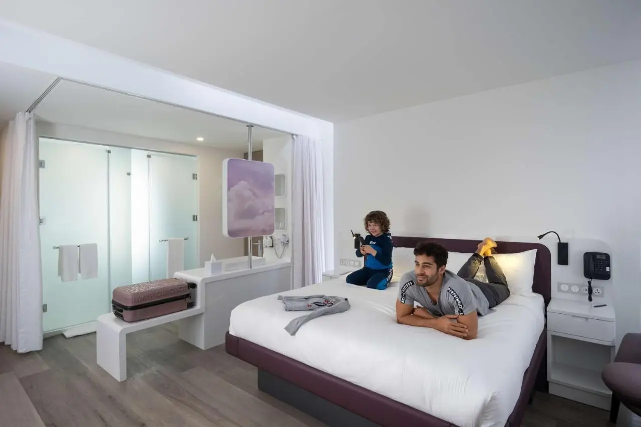 YOTELAIR Istanbul Airport, Duty free - International Transit area