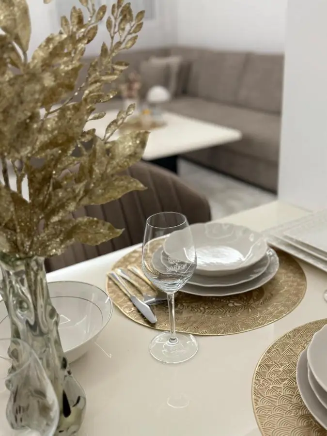Apartmani Maja