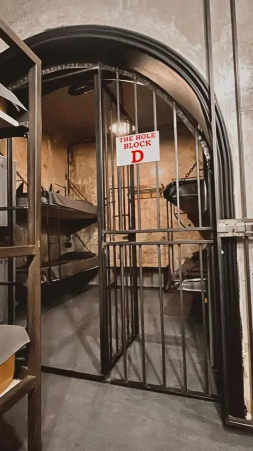ALCATRAZ JAIL-HOSTEL
