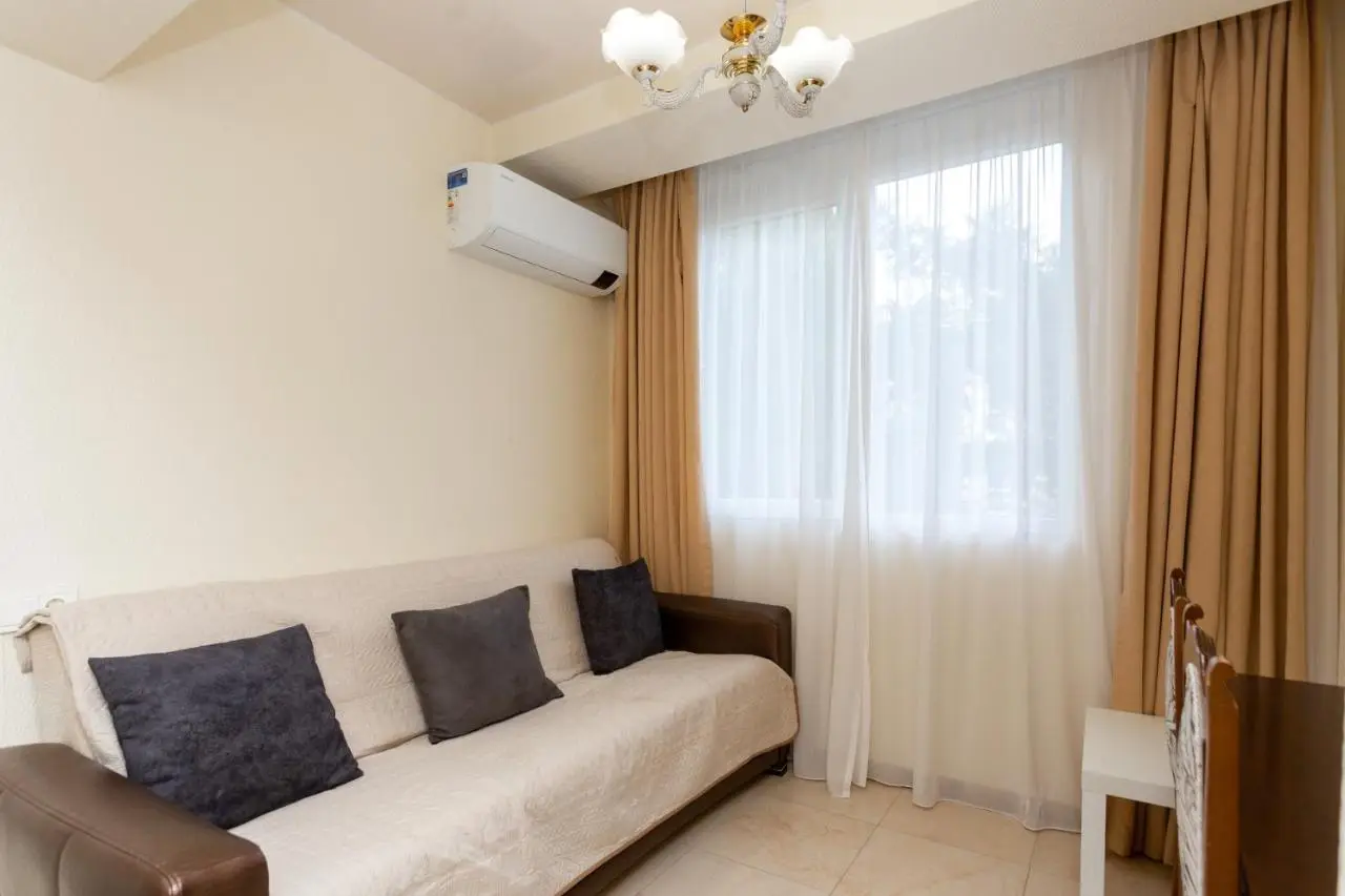 Prime location Apartment with Three Bedroom