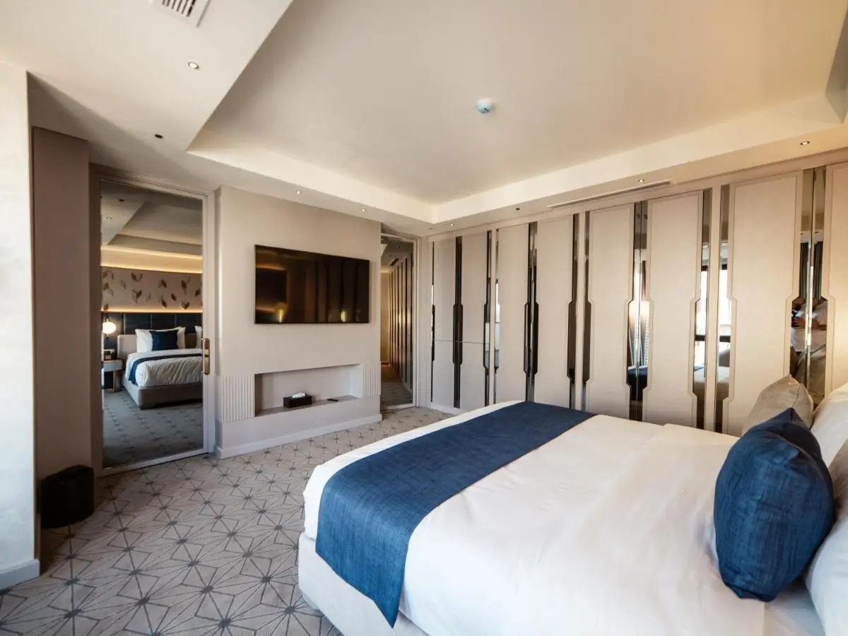 Meridian Luxury Boutique Hotel