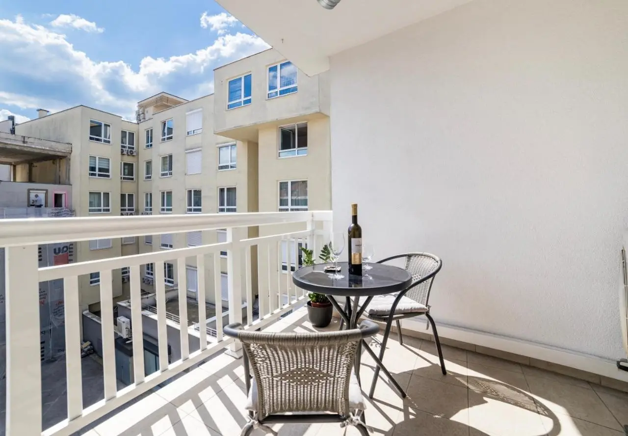 Skenderija Skyline Luxury- 2BR Apartment with Garage and Balcony