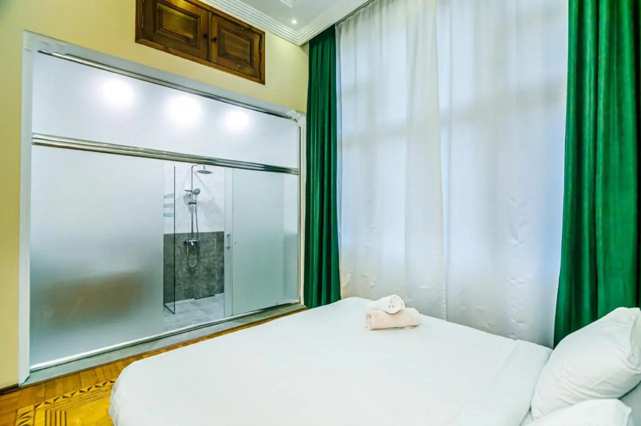 Targovu 4 Room Malakan Garden