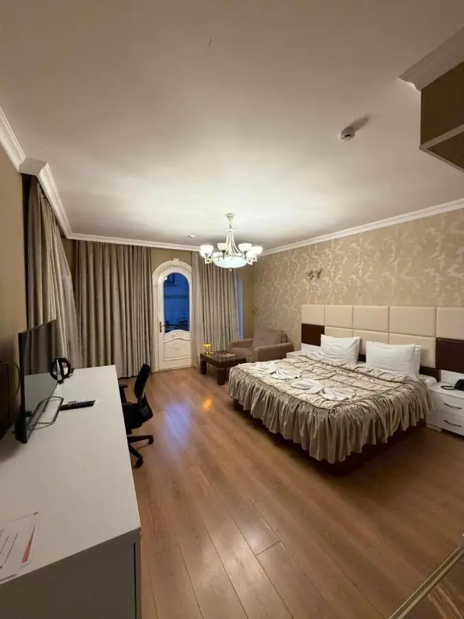 Old Str Terrace Hotel
