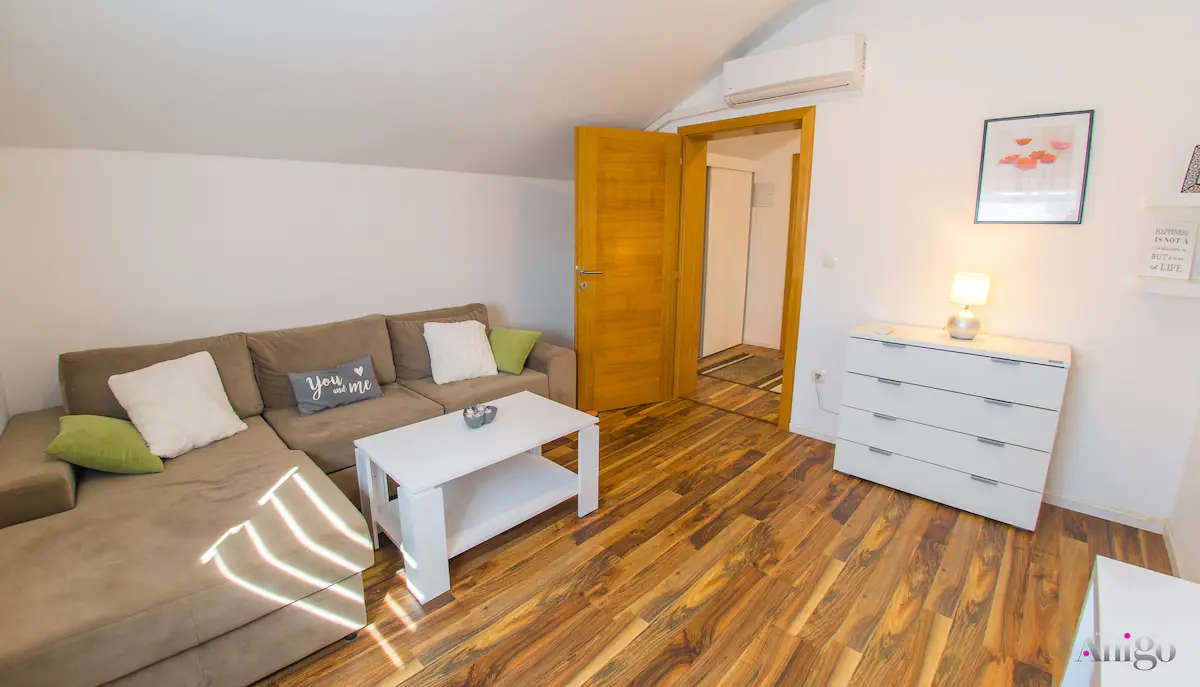 Mostaria House