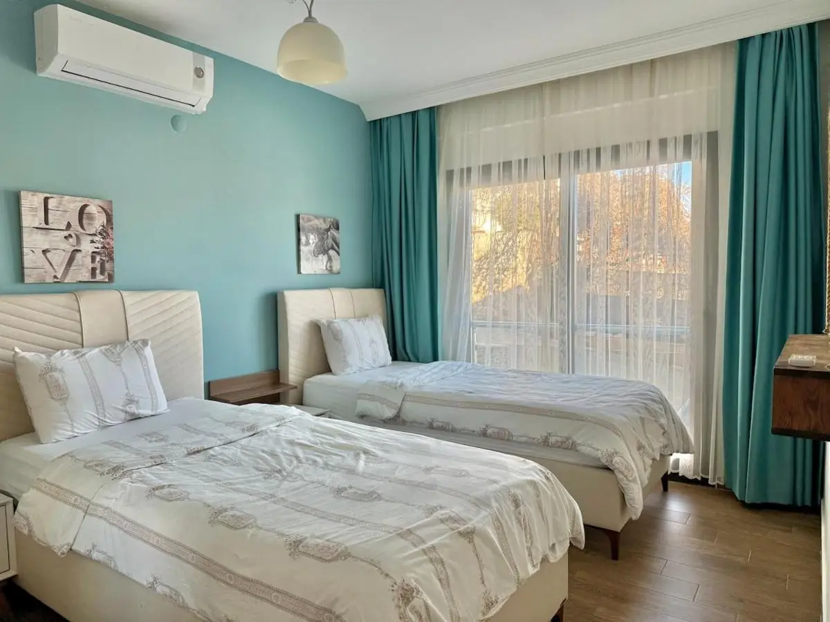 Deniz Manzaralı, Plaja 100 Metre, Luks Daire 1