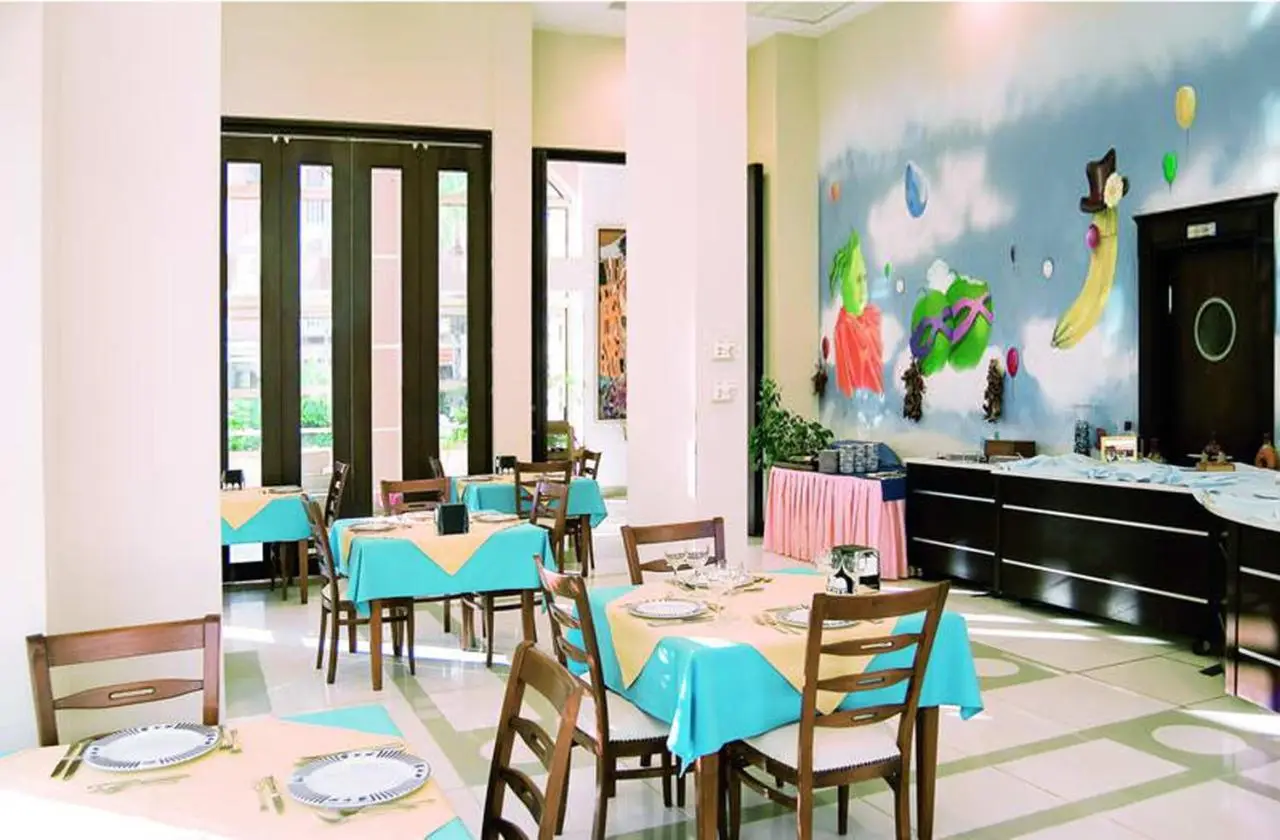 Almena Hotel