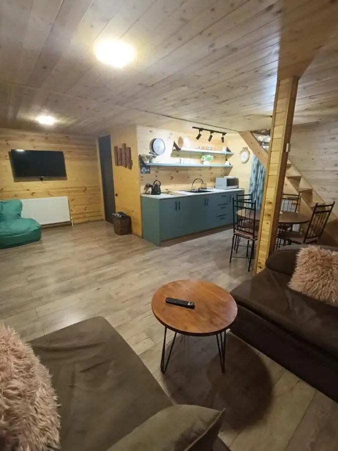 Cliffside cottage Kazbegi