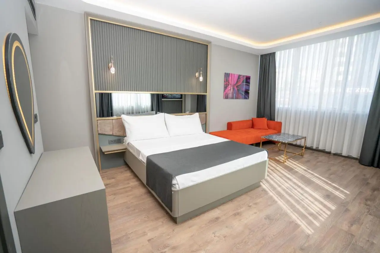 216 Ruby Suite
