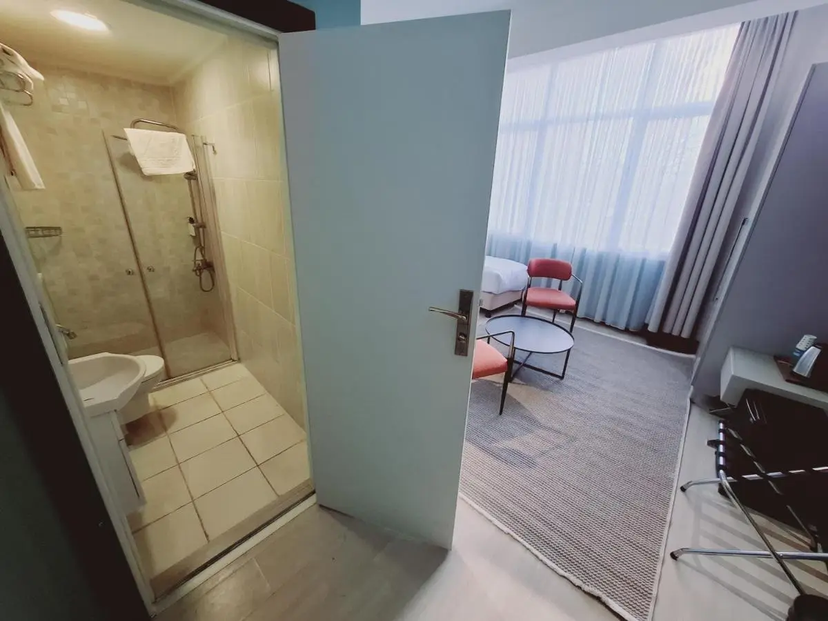 EA Exclusive Hotel