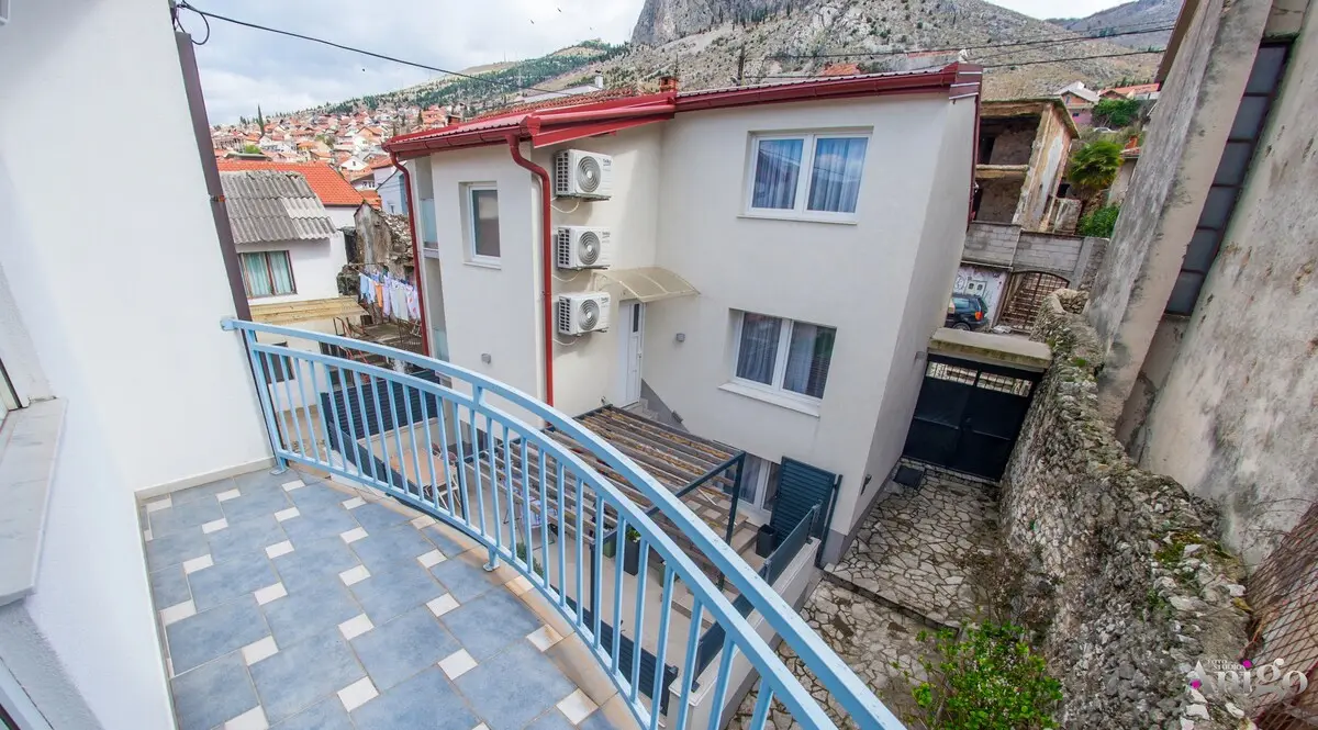 Apartment Ado