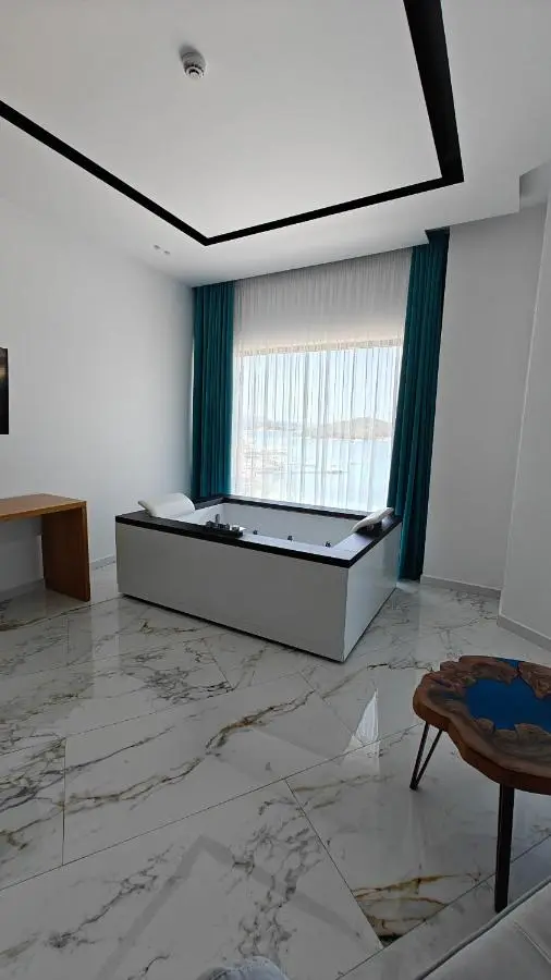 King Hotel Ksamil