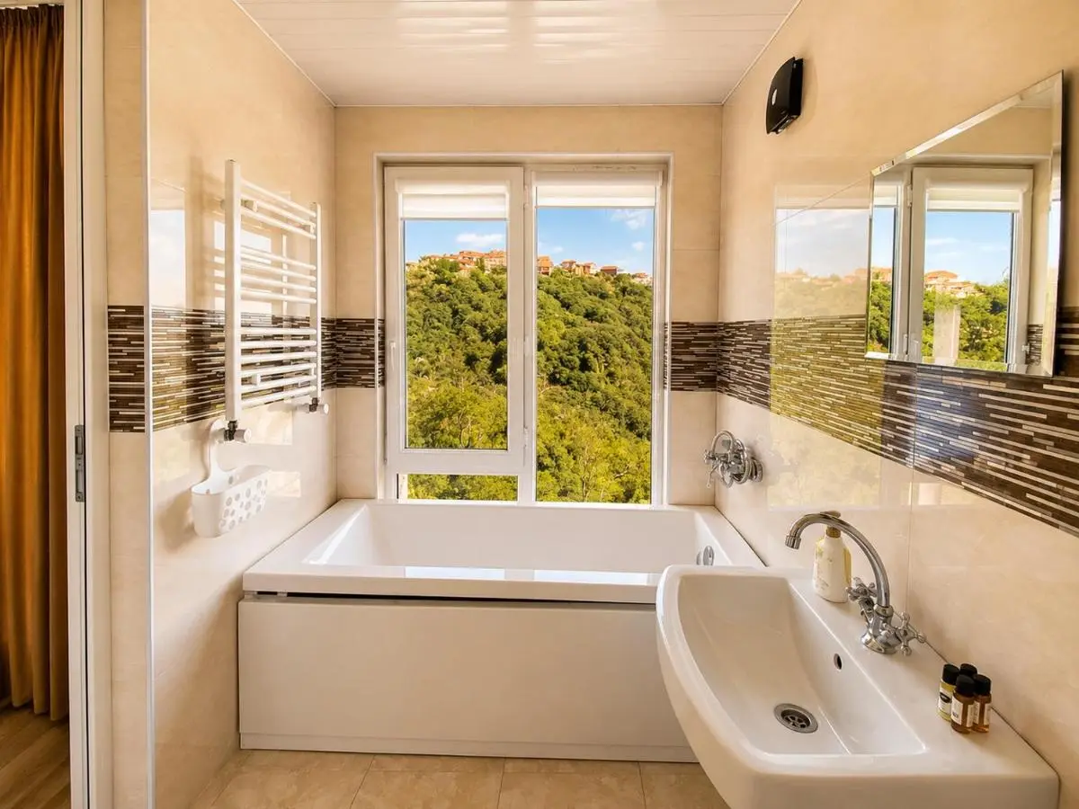 Lia's Guest House