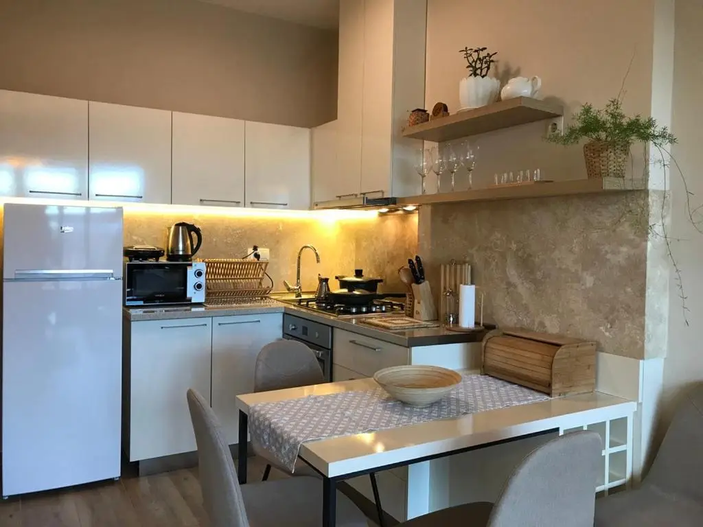 Ameri Plaza Green Apartments