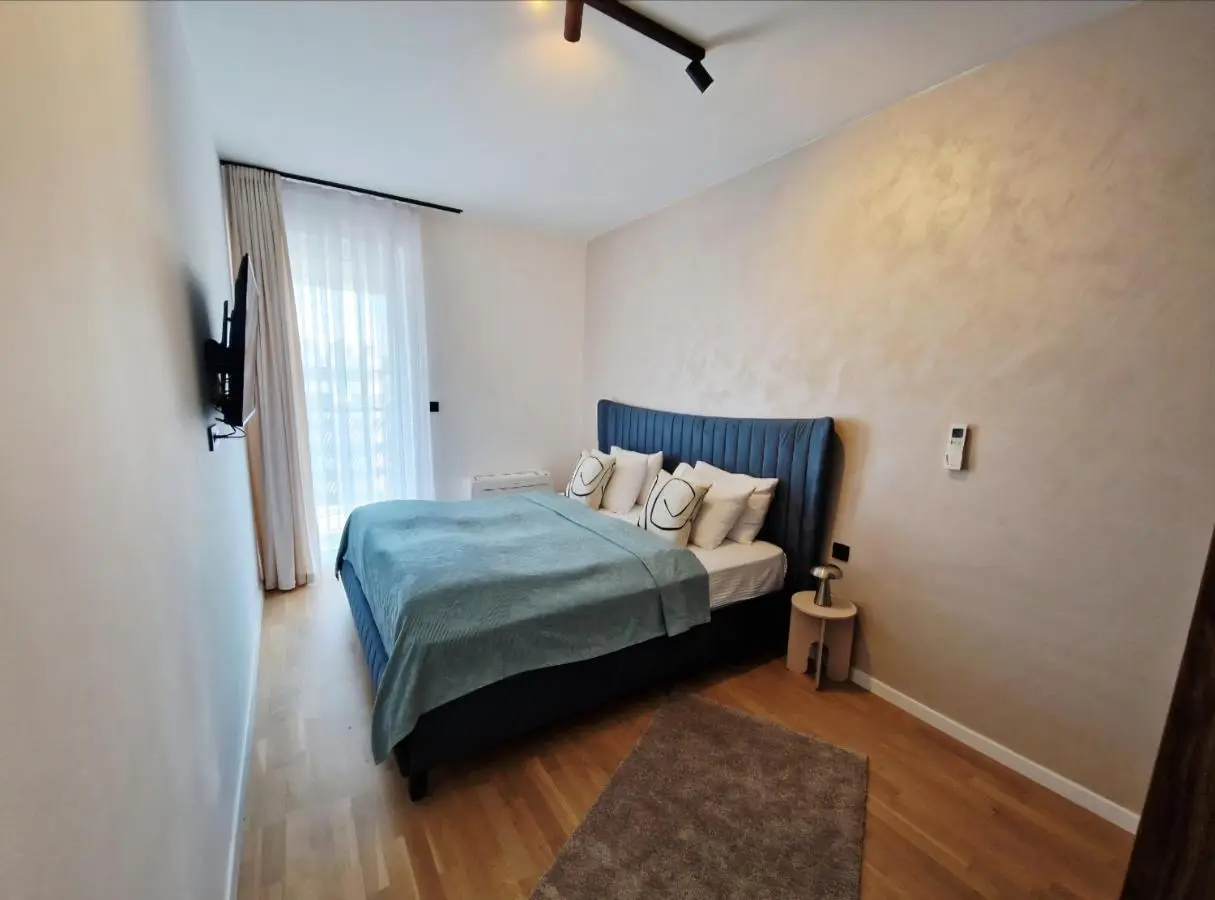 River Lux Residence & Private Garage