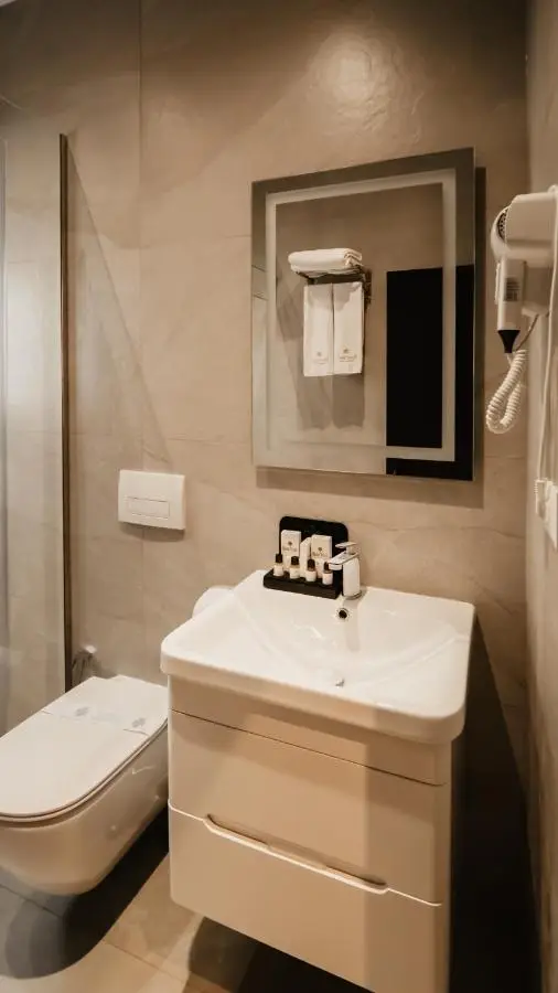 BAZ'HUR Boutique Hotel