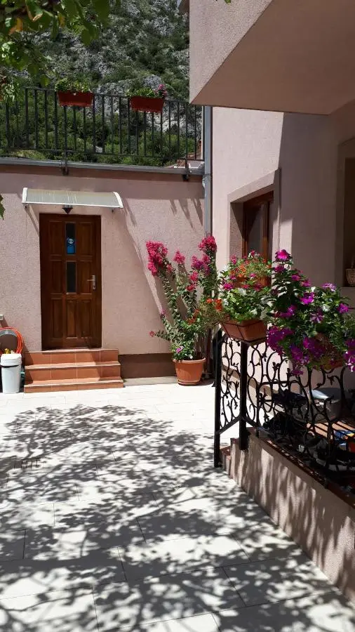 Hostel Bojo
