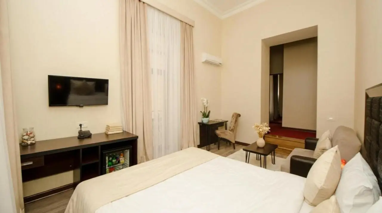 Passage Hotel & Apartments