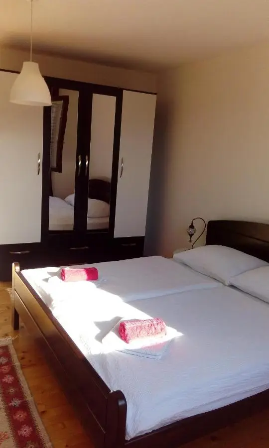 Honey Apartments