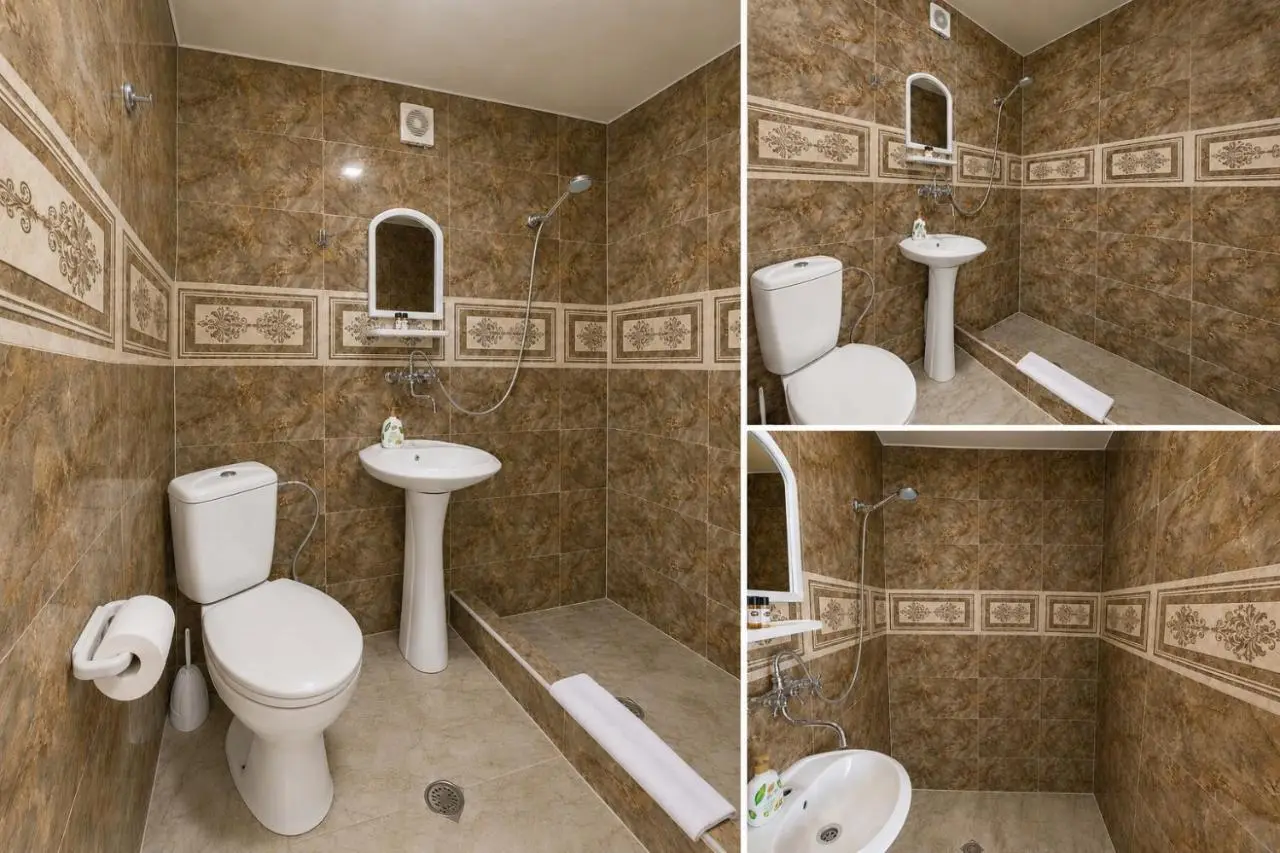 Lia's Guest House