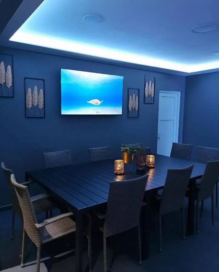 LUXIA PRIVATE ESTATE Sauna & Pool x Jacuzzi with Fireplace outdoor lounge