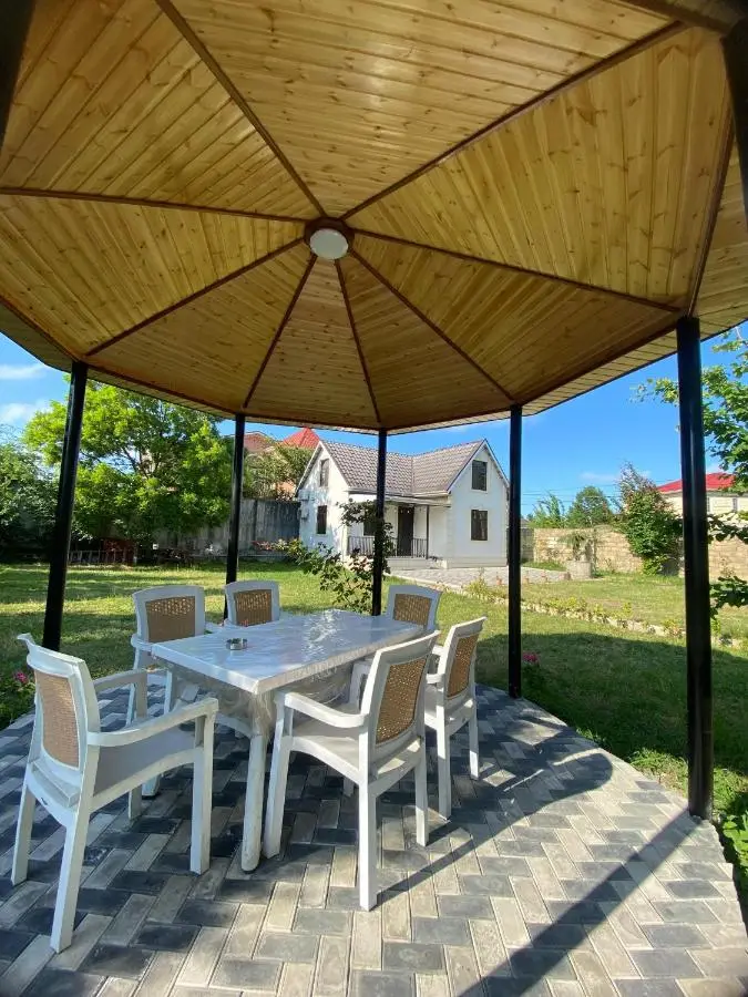 Praqa House