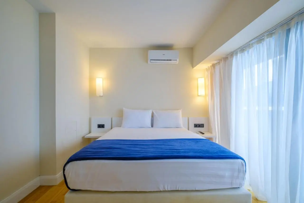 Panorama BeachFront Aparthotel