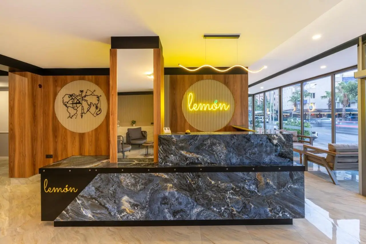 Lemon Hotel