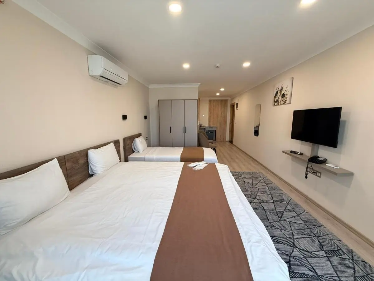 Rena Grand Residence & Suit