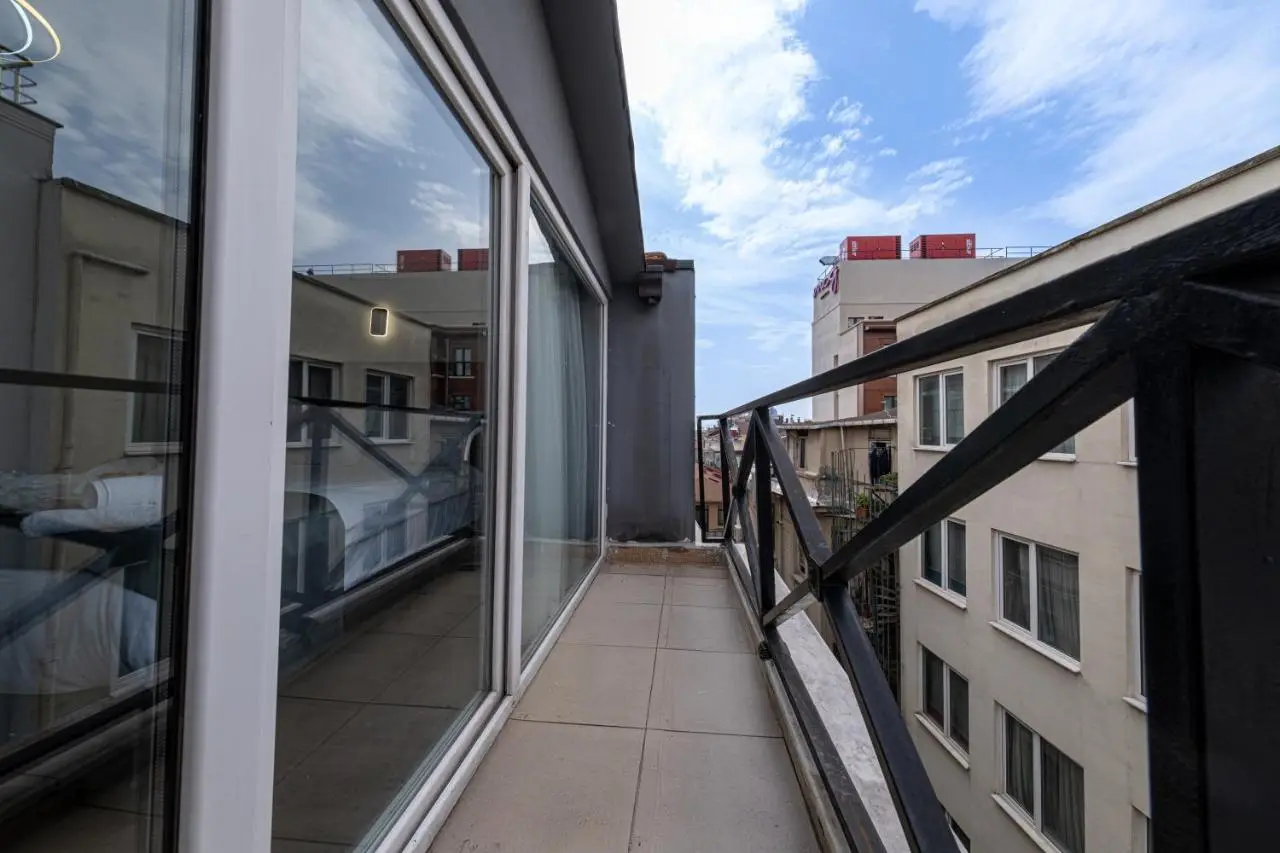 Nine Rooms by taksim