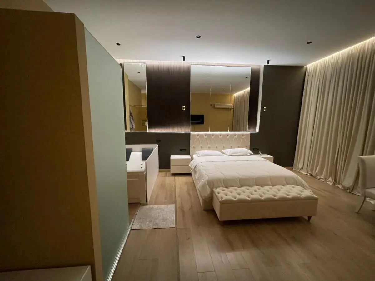 Luxury Jacuzzi Suite- Astir,Tirana