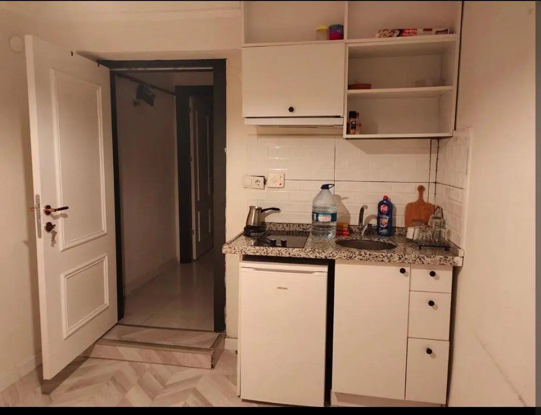 baesment 2BR apt with 2toilet and 2bath 8min to metro #1
