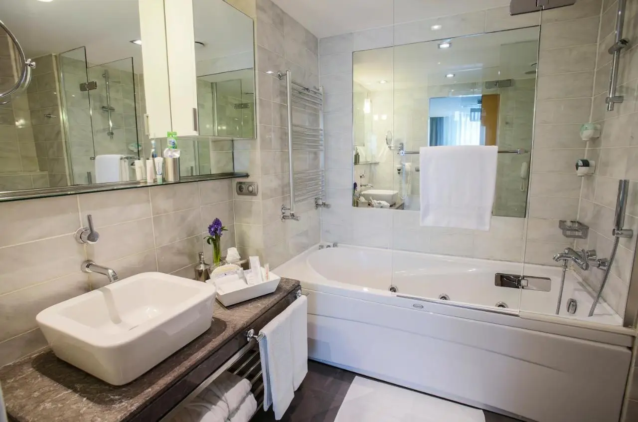 Housez Suites & Apartments Special Class