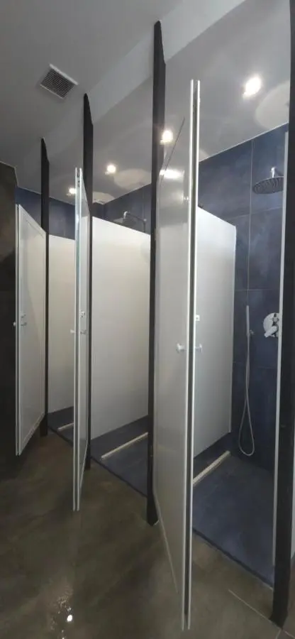Hostel 90pods & C O working