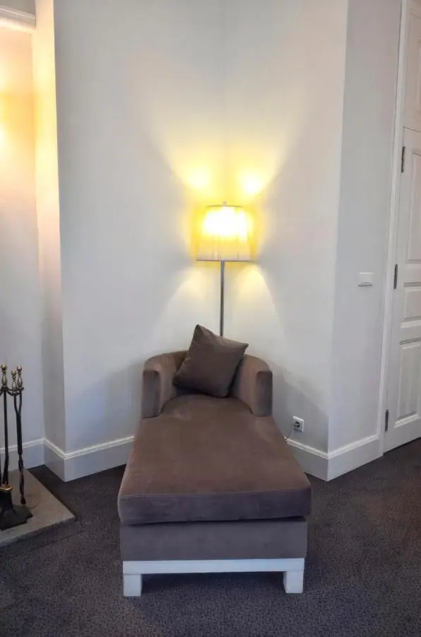Kar's Hotel
