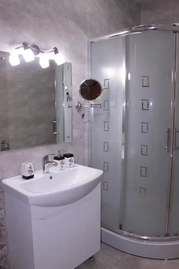 Cozy Apartment In Real Heart Of Old Tbilisi